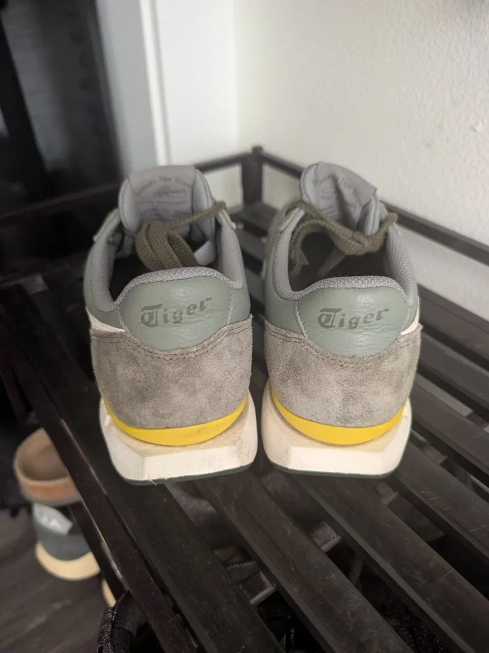 Onitsuka Tiger Ultimate 81 Ex Lichen Green Cream M7 / W8.5 MINT CONDITION!